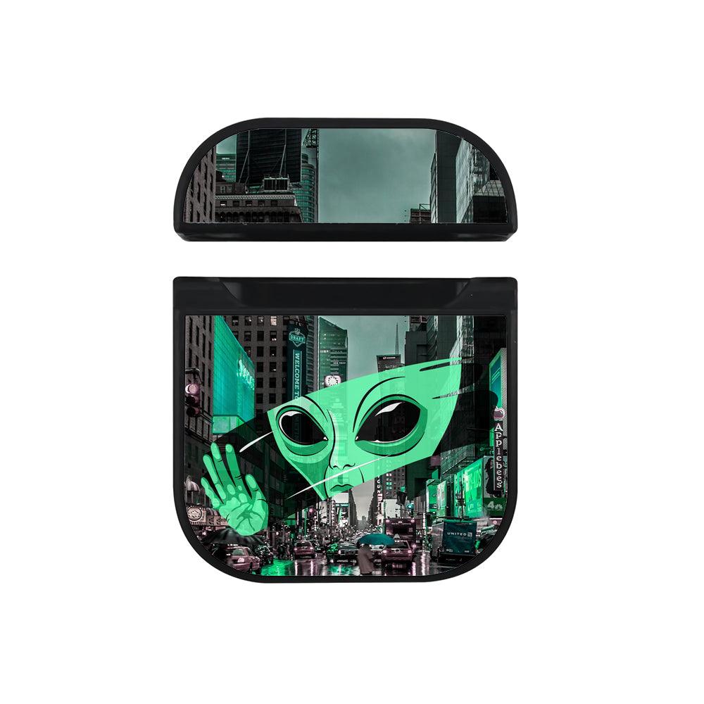 Alien Observing The City Apple Airpods Case-Xtracase