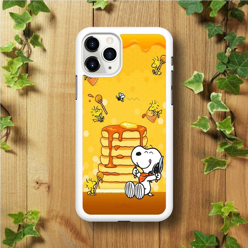 Snoopy Eats Honey iPhone 11 Pro Max Case-Rubber / White (2D Case)-Xtracase